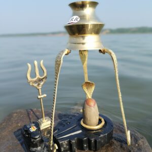 tilak dhari narmadeshwar shivling